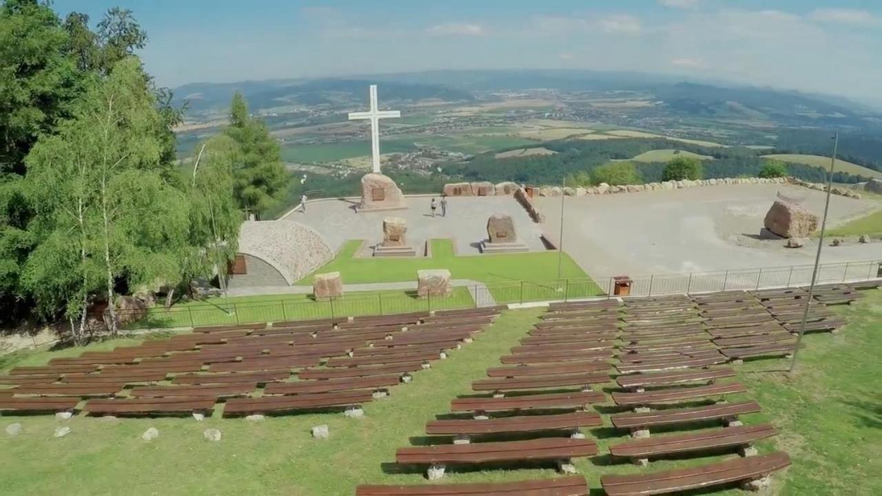 Hotel Adria Nova Dubnica Экстерьер фото