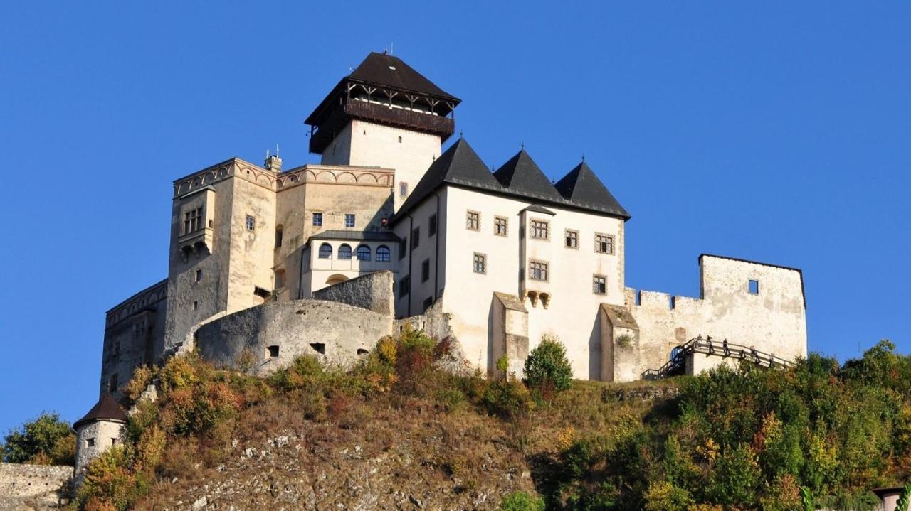 Hotel Adria Nova Dubnica Экстерьер фото