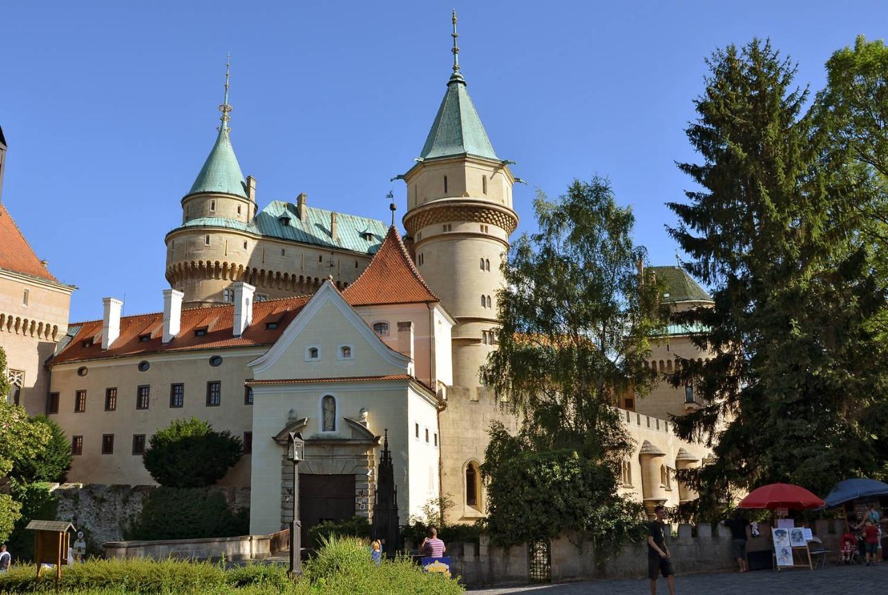 Hotel Adria Nova Dubnica Экстерьер фото