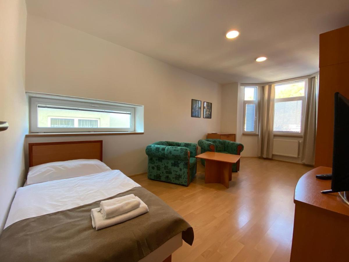Hotel Adria Nova Dubnica Экстерьер фото