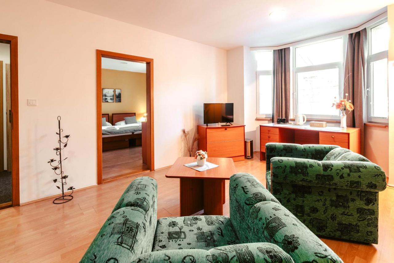 Hotel Adria Nova Dubnica Экстерьер фото