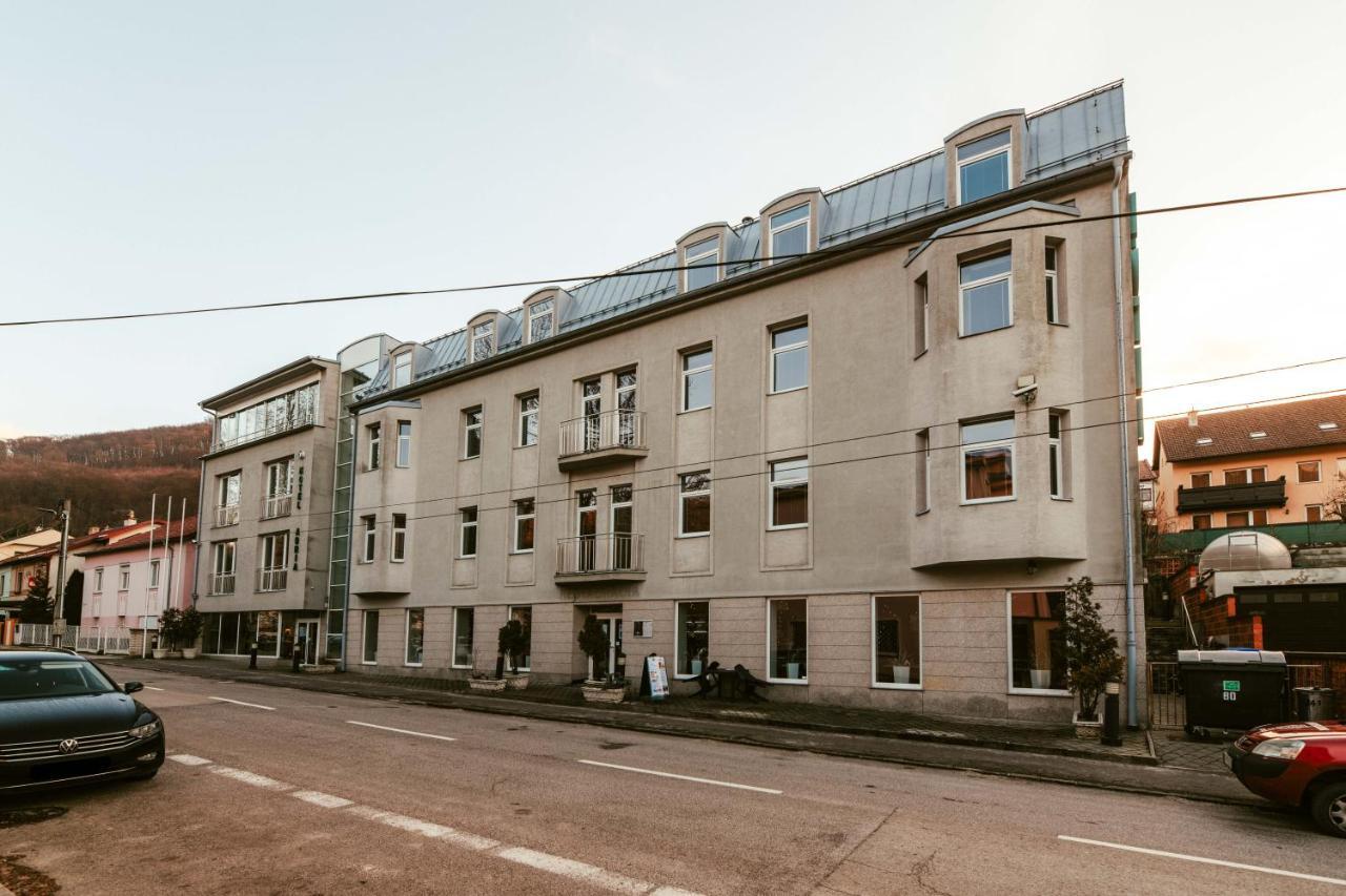 Hotel Adria Nova Dubnica Экстерьер фото