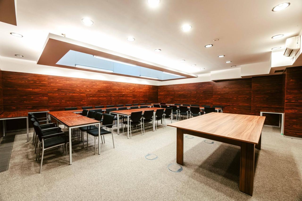 Hotel Adria Nova Dubnica Экстерьер фото