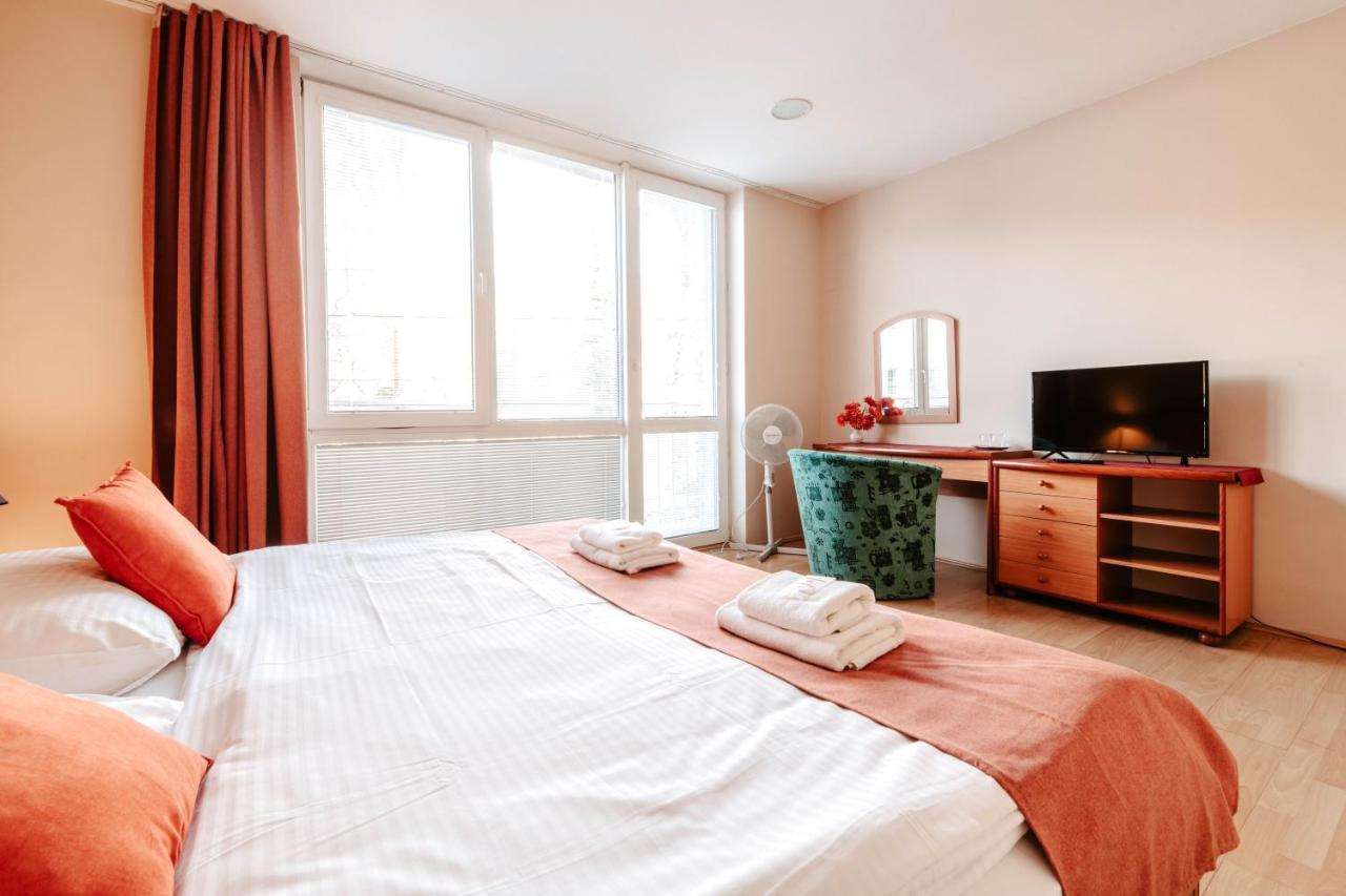 Hotel Adria Nova Dubnica Экстерьер фото