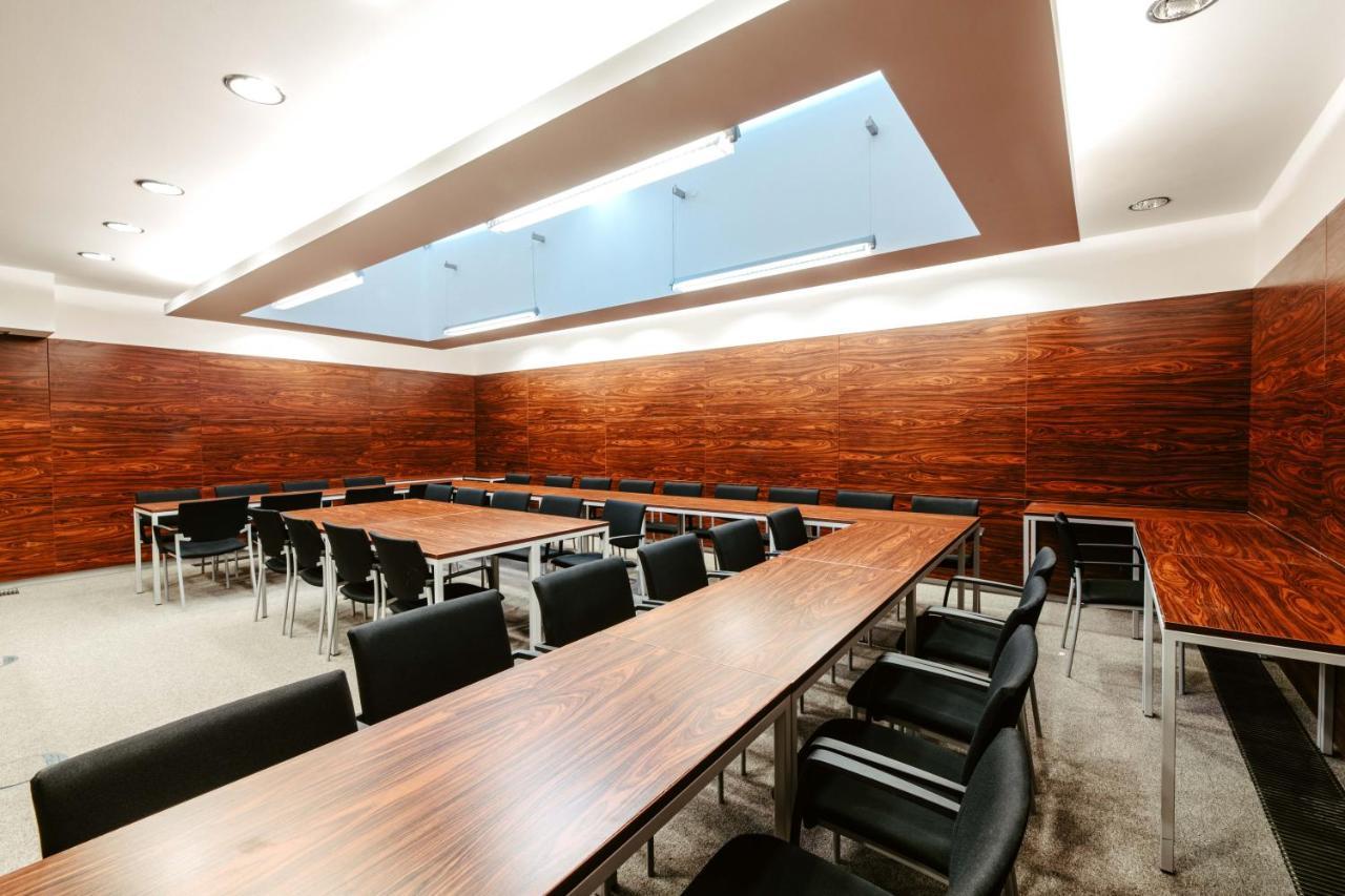 Hotel Adria Nova Dubnica Экстерьер фото