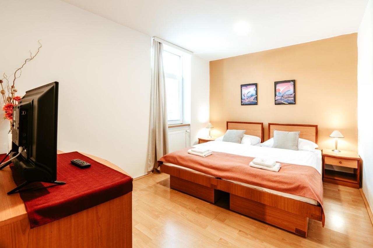 Hotel Adria Nova Dubnica Экстерьер фото