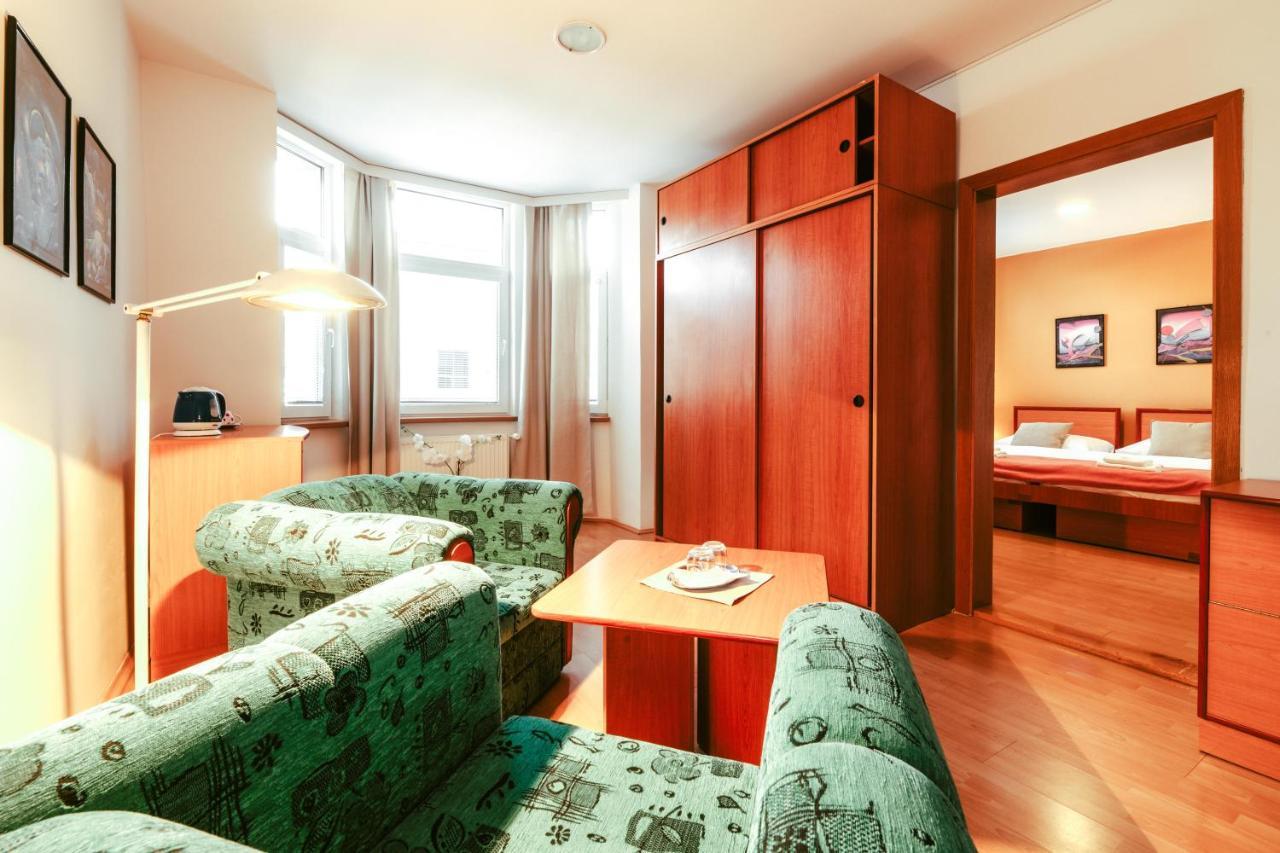 Hotel Adria Nova Dubnica Экстерьер фото