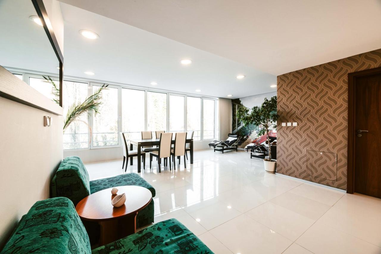 Hotel Adria Nova Dubnica Экстерьер фото