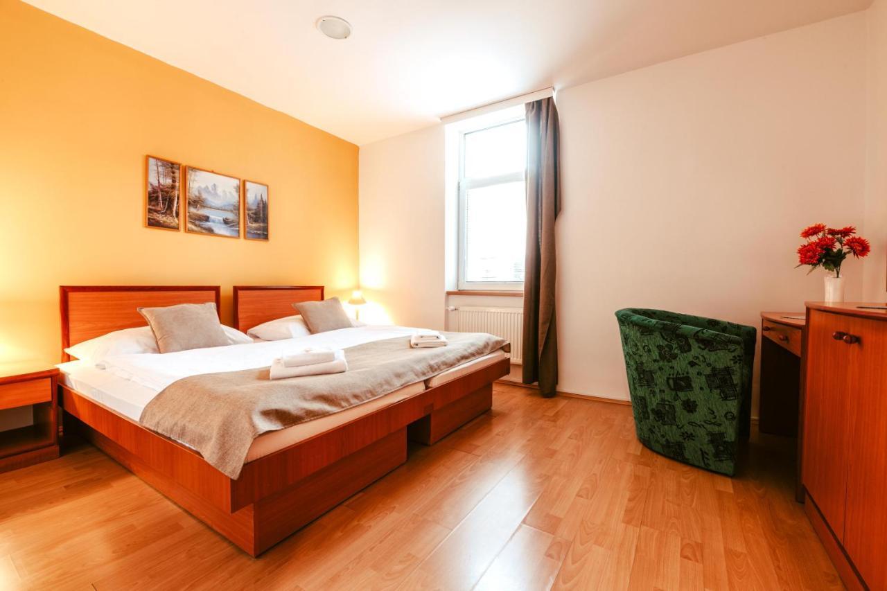 Hotel Adria Nova Dubnica Экстерьер фото