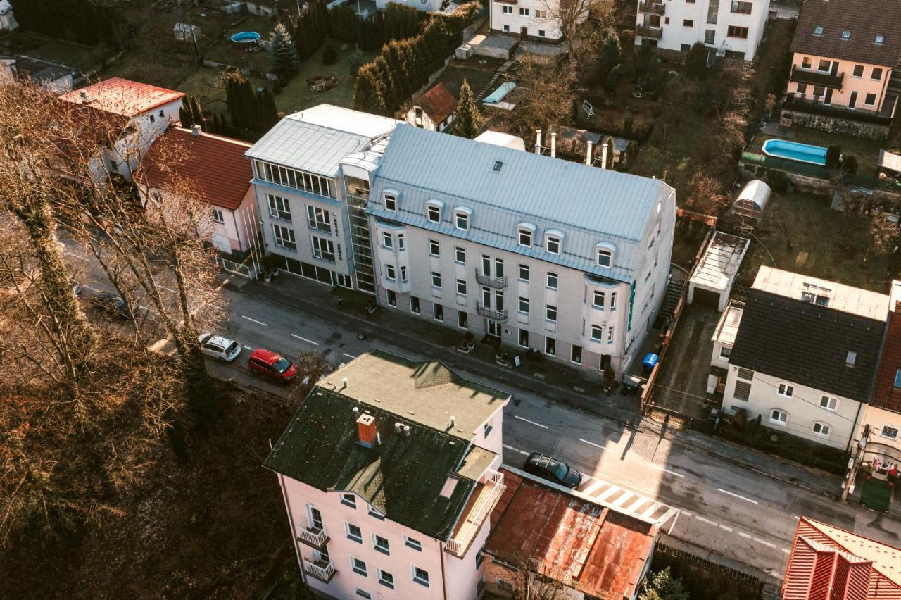 Hotel Adria Nova Dubnica Экстерьер фото